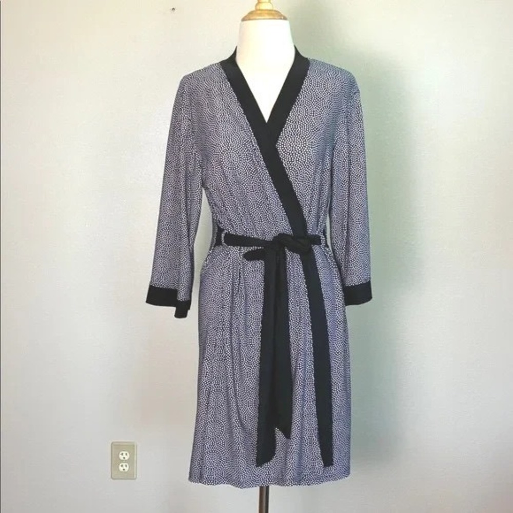 RENE ROFE Sleepwear Medium Black White Geometric Print Lightweight Robe Knee